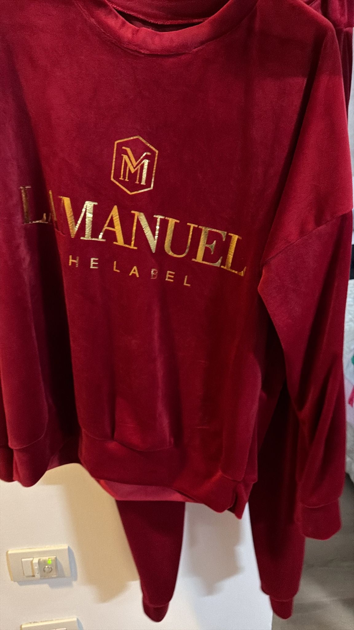 Souprava lamanuel vínová