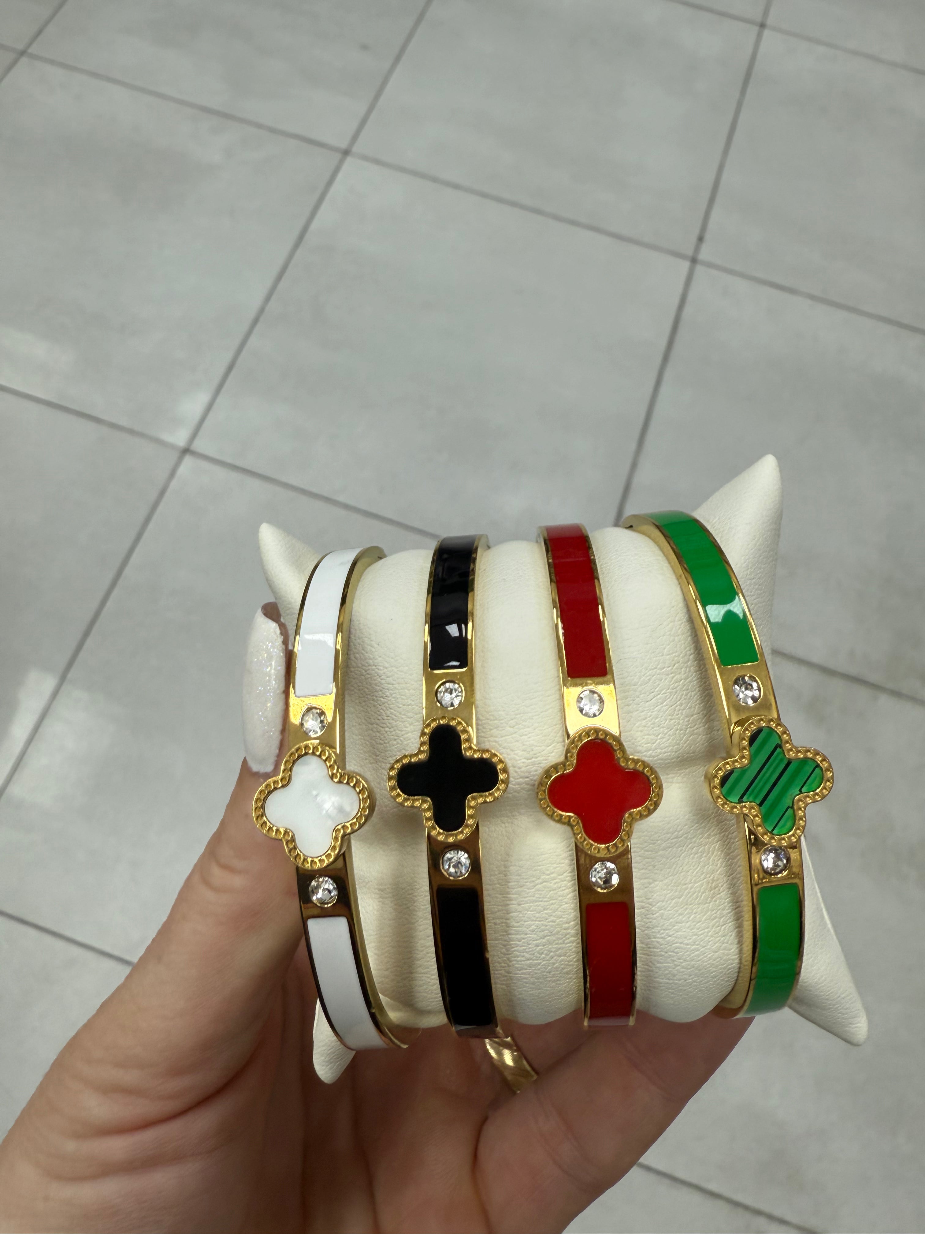 Náramek bílý lístek