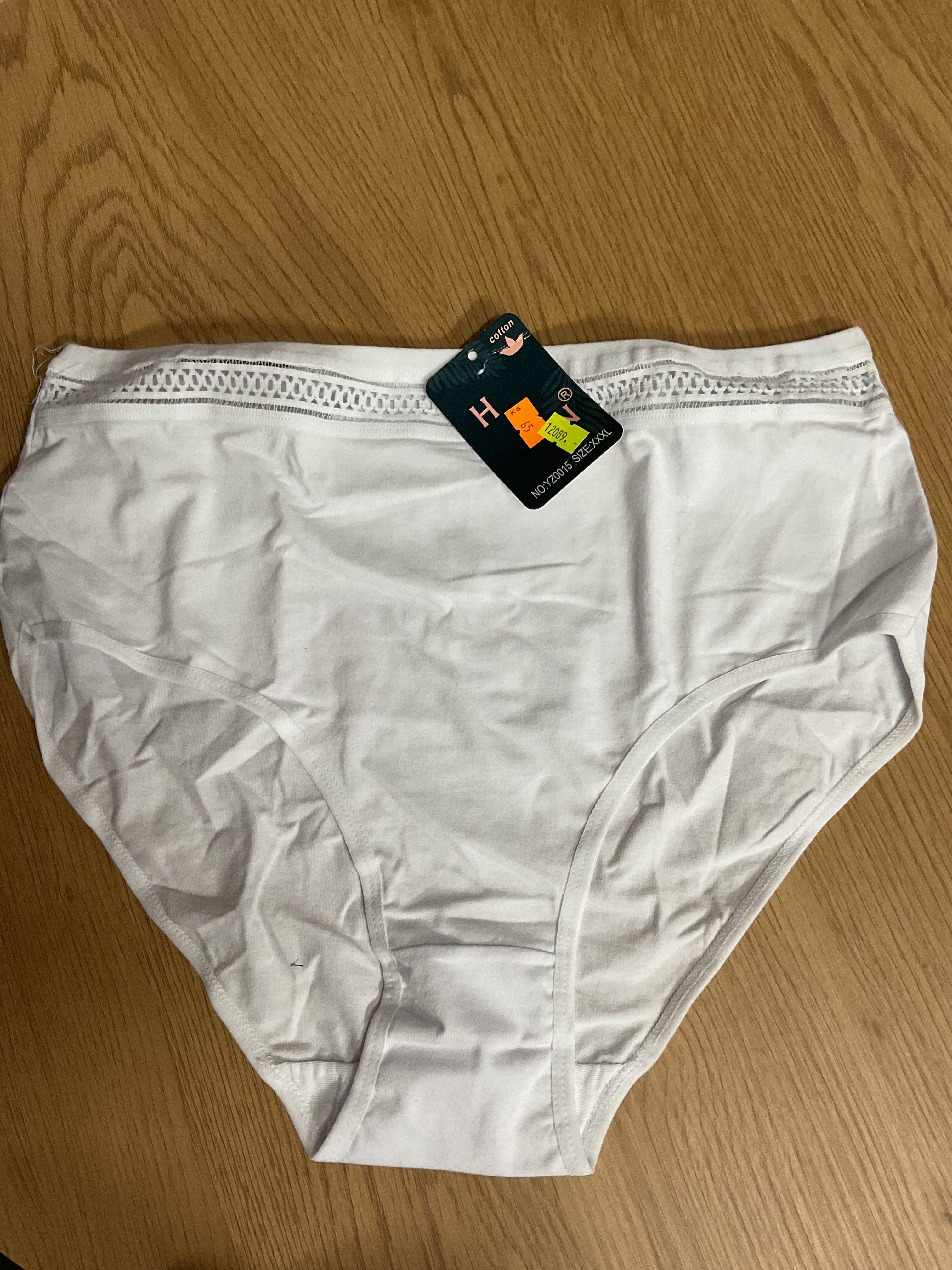 Kalhotky bílé krajka u lemu vel. XXXL